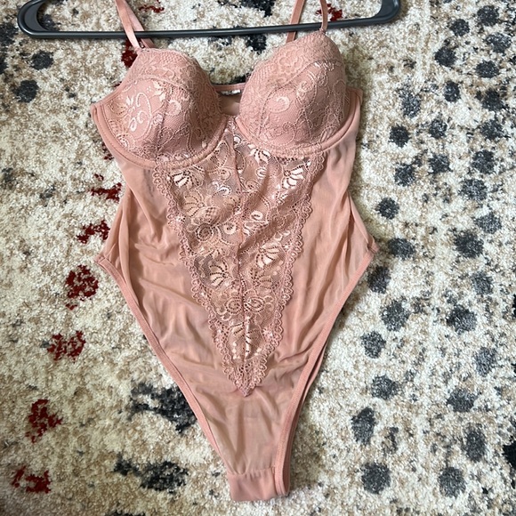 Light pink bodysuit - Picture 2 of 3